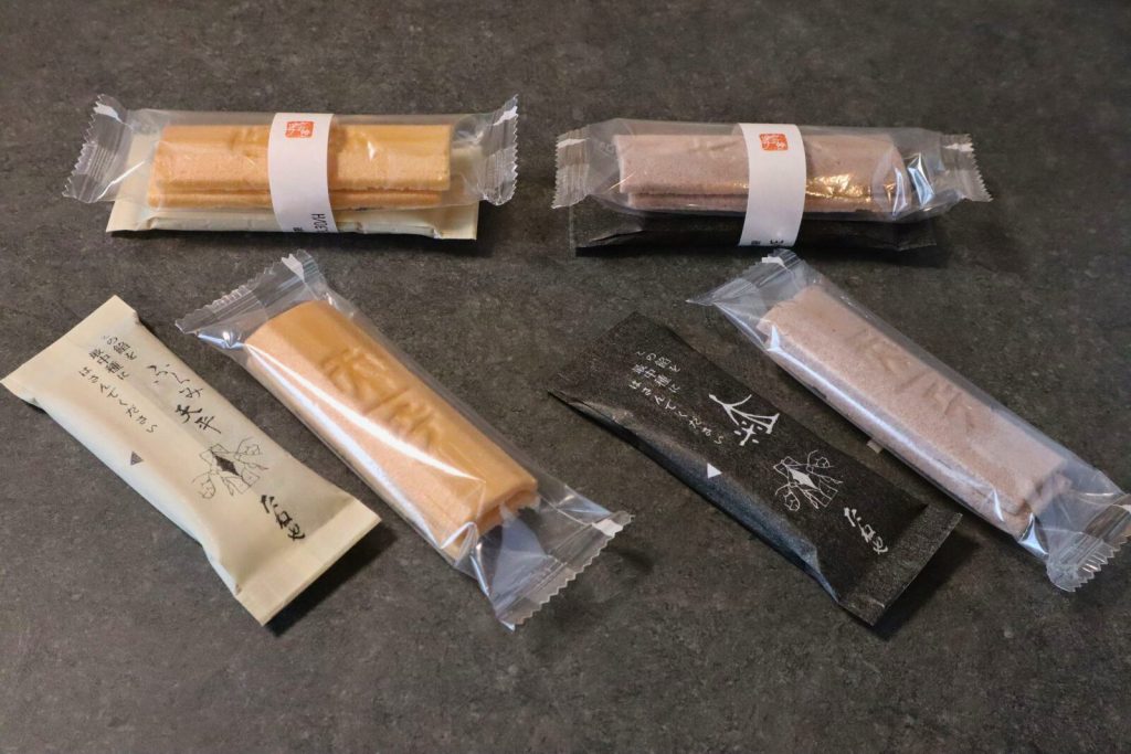 ふくみ天平、たねや最中　最中種と餡は別包装