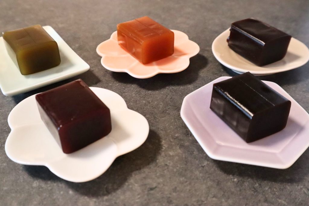 とらや　小形羊羹　断面